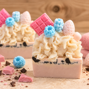 Cake sapun – Bela čokolada & aktivni ugalj